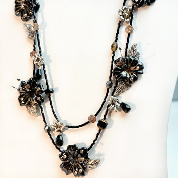 ANTHROPOLOGIE Forbidden Flowers Necklace - Picture 3 of 3